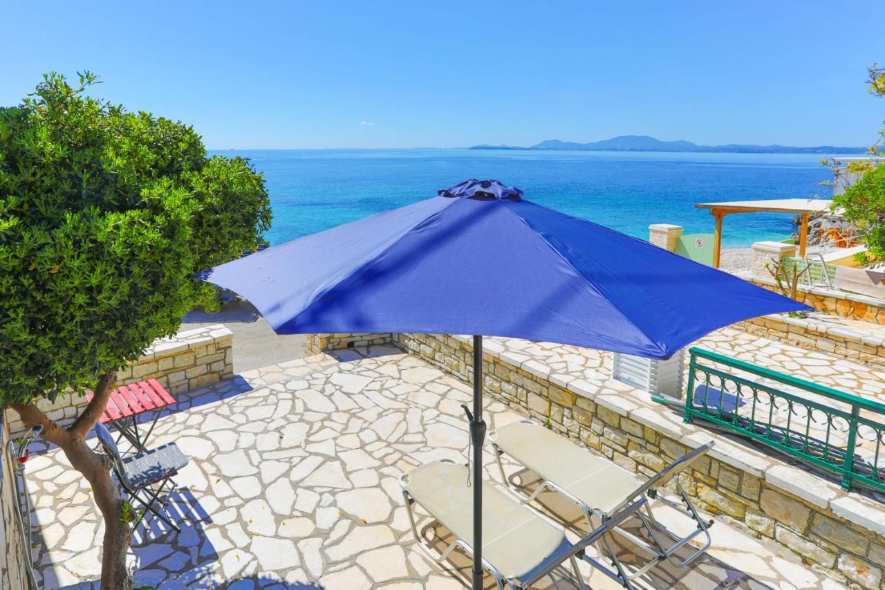 Kaminaki Beachfront Apartments Nisaki  Eksteriør billede