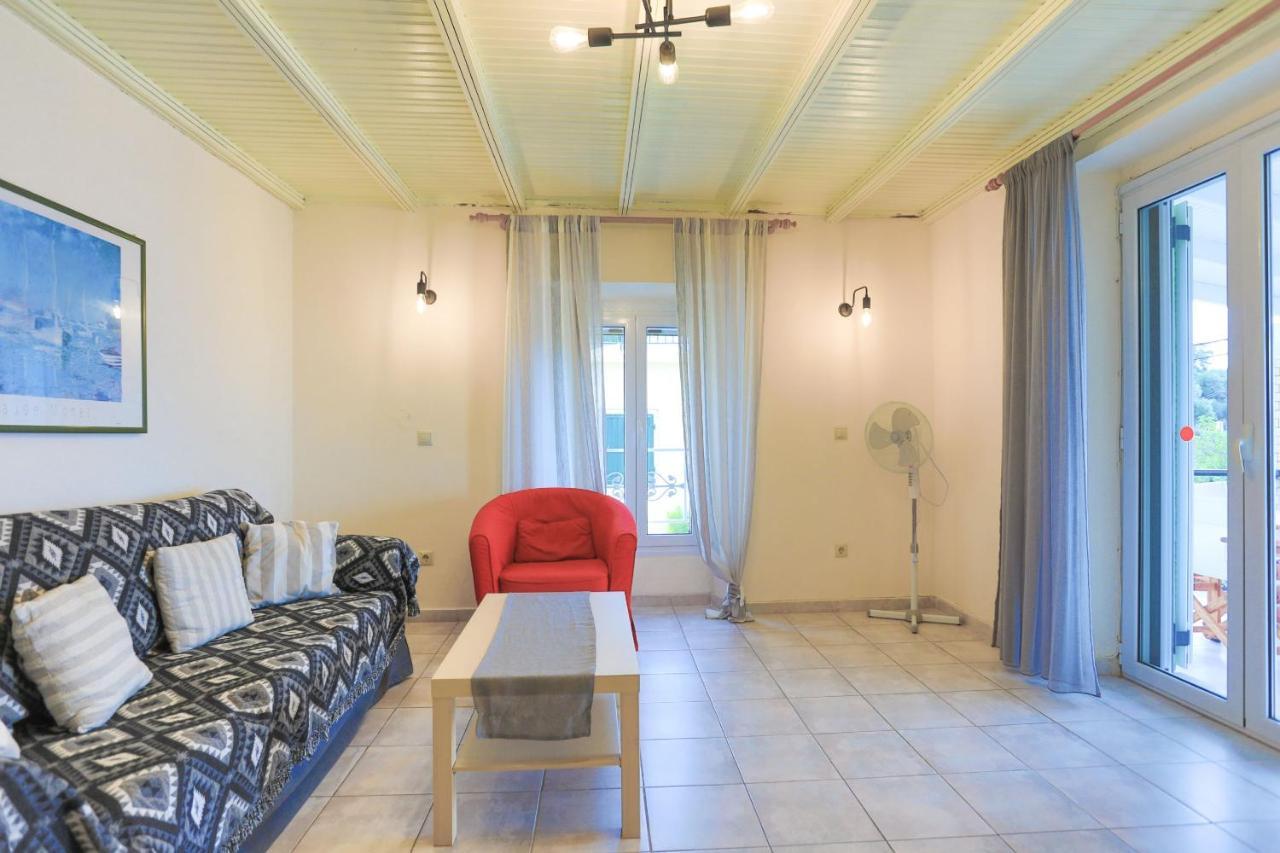 Kaminaki Beachfront Apartments Nisaki  Eksteriør billede