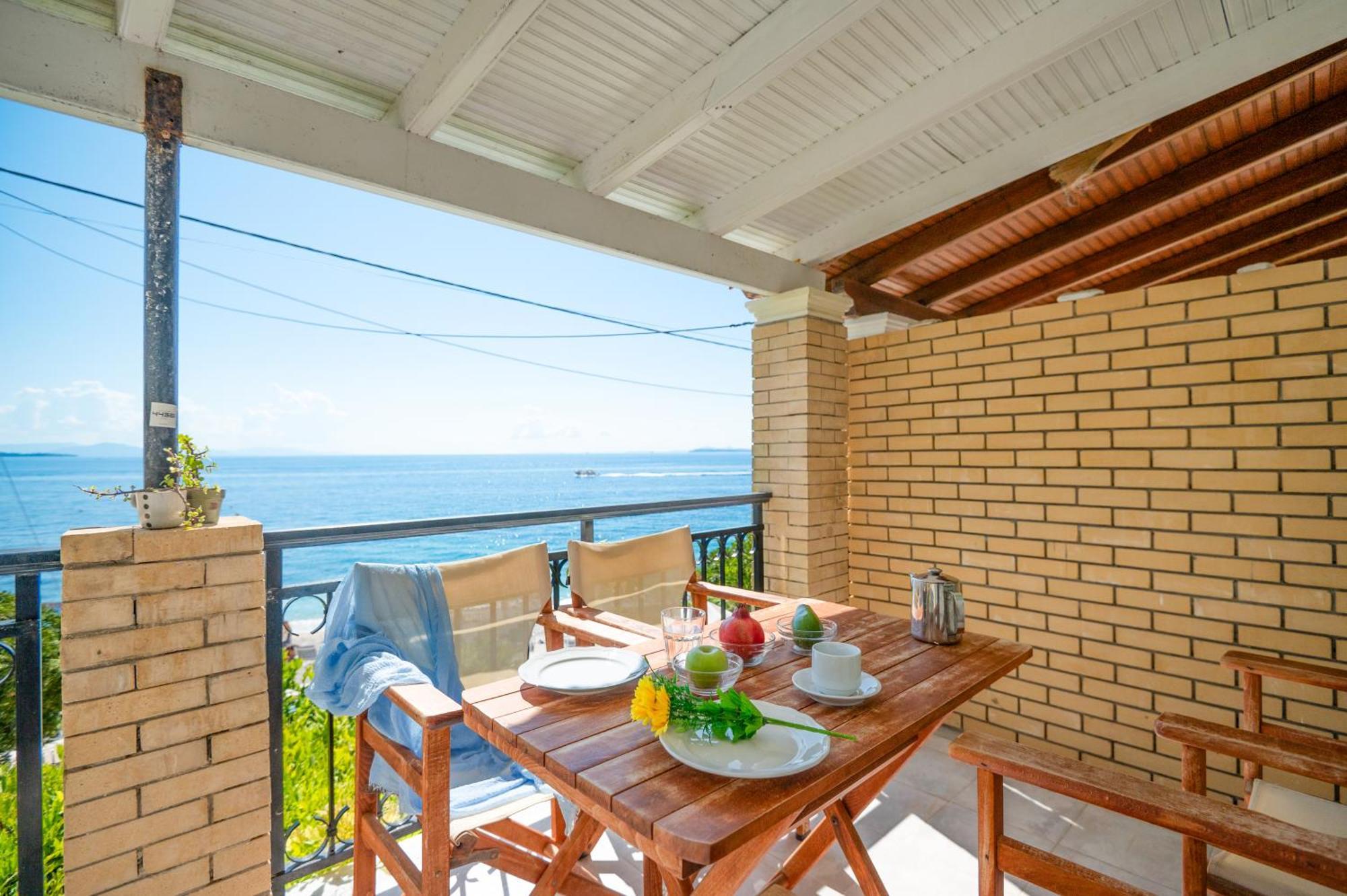 Kaminaki Beachfront Apartments Nisaki  Eksteriør billede